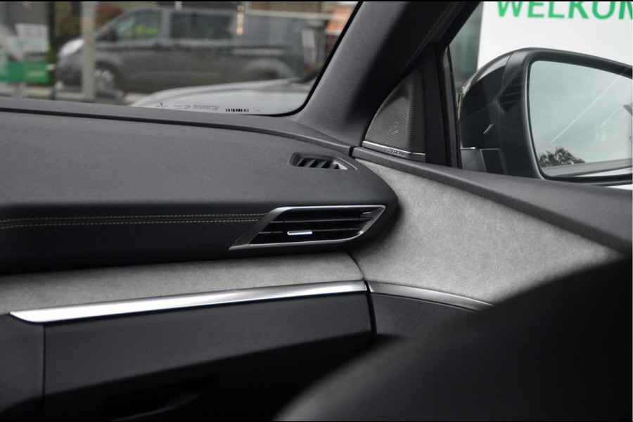 Peugeot 3008 1.6 HYbrid 225 GT | Focal | Black Pack | 19 inch