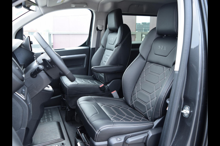 Peugeot e-Expert Dubbele Cabine 75kWh | STX Sport | Lederen bekleding | Spoilerpakket | 18 inch Lichtmetalen velgen | Rondom Camera's | Mooiste bus van NL (!)