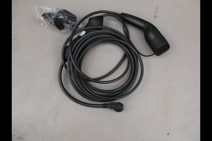 Lynk & Co 01 1.5 PLUG-IN 261 PK AUT. + PANORAMA | INFINTY AUDIO | ADAPTIVE CRUISE | CAMERA | 20 INCH | SFEERVERLICHTING