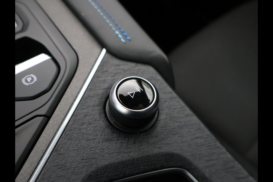 Lynk & Co 01 1.5 PLUG-IN 261 PK AUT. + PANORAMA | INFINTY AUDIO | ADAPTIVE CRUISE | CAMERA | 20 INCH | SFEERVERLICHTING