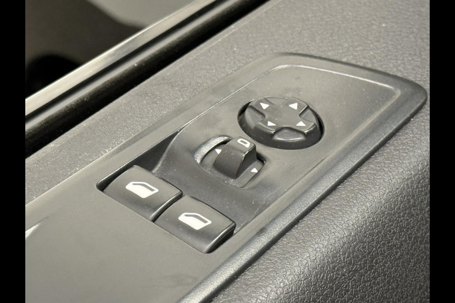 Opel Vivaro 2.0 CDTI L3H1 Dubbele Cabine Edition Automaat Airco Navi Trekhaak 2x schuifdeur