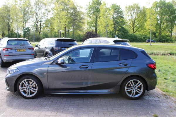 BMW 1-serie 118i Business Edition Plus 136 PK | M -Sport | Lederen Bekleding | Navigatie | Stoelverwarming | Sportstoelen | Virtual Cockpit | Climate Controle