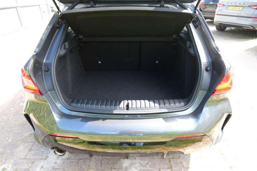 BMW 1-serie 118i Business Edition Plus 136 PK | M -Sport | Lederen Bekleding | Navigatie | Stoelverwarming | Sportstoelen | Virtual Cockpit | Climate Controle