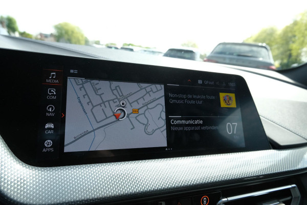 BMW 1-serie 118i Business Edition Plus 136 PK | M -Sport | Lederen Bekleding | Navigatie | Stoelverwarming | Sportstoelen | Virtual Cockpit | Climate Controle