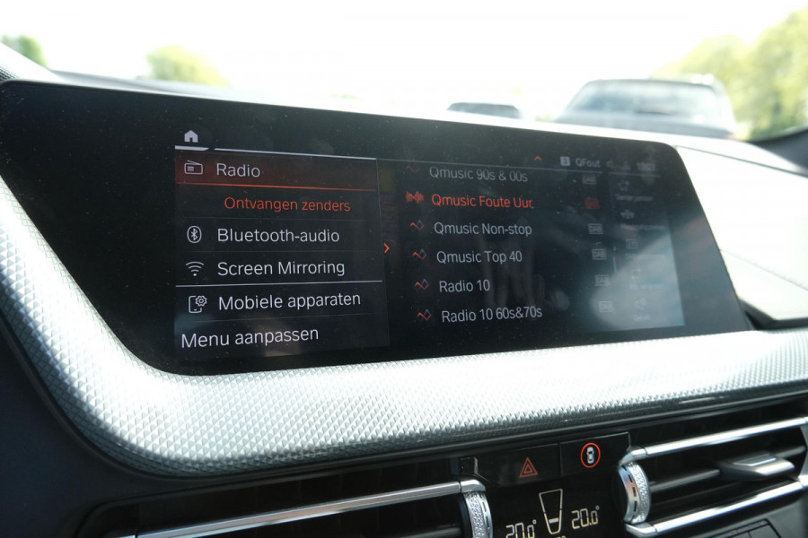 BMW 1-serie 118i Business Edition Plus 136 PK | M -Sport | Lederen Bekleding | Navigatie | Stoelverwarming | Sportstoelen | Virtual Cockpit | Climate Controle