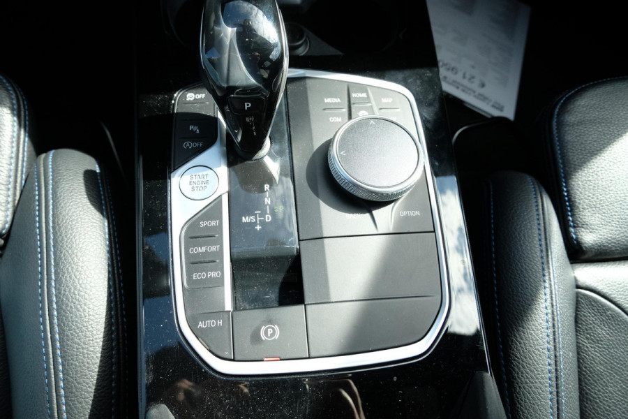 BMW 1-serie 118i Business Edition Plus 136 PK | M -Sport | Lederen Bekleding | Navigatie | Stoelverwarming | Sportstoelen | Virtual Cockpit | Climate Controle