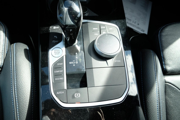 BMW 1-serie 118i Business Edition Plus 136 PK | M -Sport | Lederen Bekleding | Navigatie | Stoelverwarming | Sportstoelen | Virtual Cockpit | Climate Controle