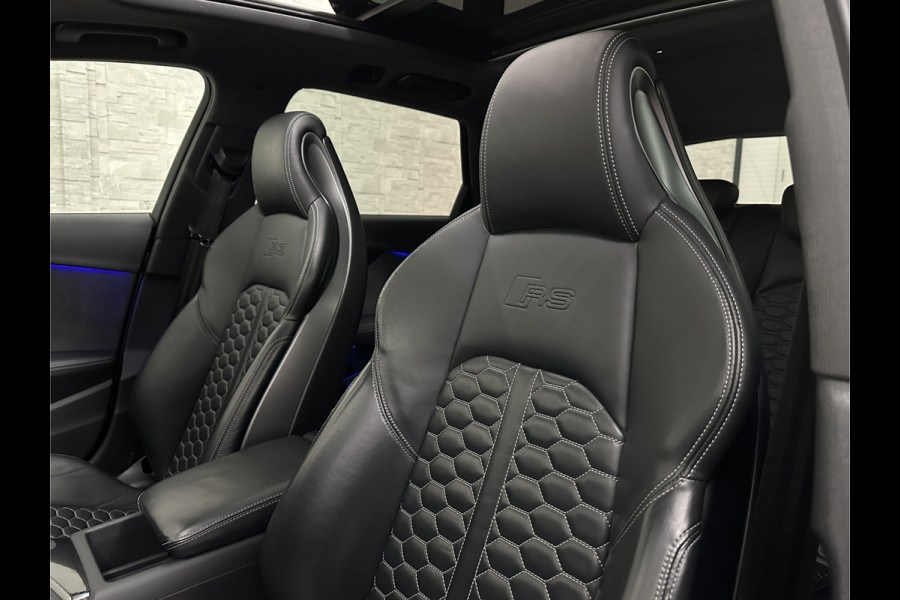 Audi RS4 Avant 2.9 TFSI A4 Quattro | Carbon | Panorama | RS-Dynamic | ACC | 360 Camera | Matrix-LED | Keyless-Entry | Massage | 20 inch | Memory | Black-Optic | 3-Zone Clima | Tour-Pakket | Getint Glas | Sfeerverlichting | Autom. Parkeren | Virtual-Cockpit |