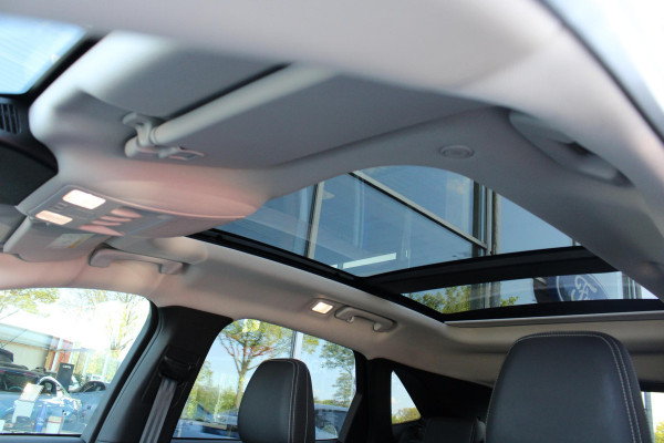 Ford Kuga 2.5 PHEV Vignale | Panorama Dak | Adaptive Cruise Control | Winterpack | Full LED | Volledig Lederen Interieur |