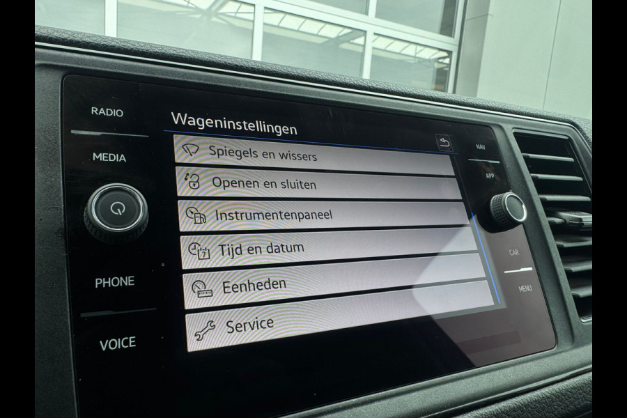 Volkswagen Crafter 35 2.0 TDI L3H3 > Trekhaak/P sensoren/Navigatie