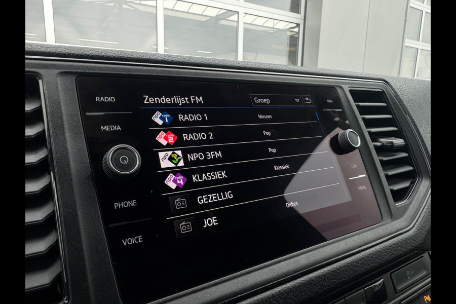 Volkswagen Crafter 35 2.0 TDI L3H3 > Trekhaak/P sensoren/Navigatie