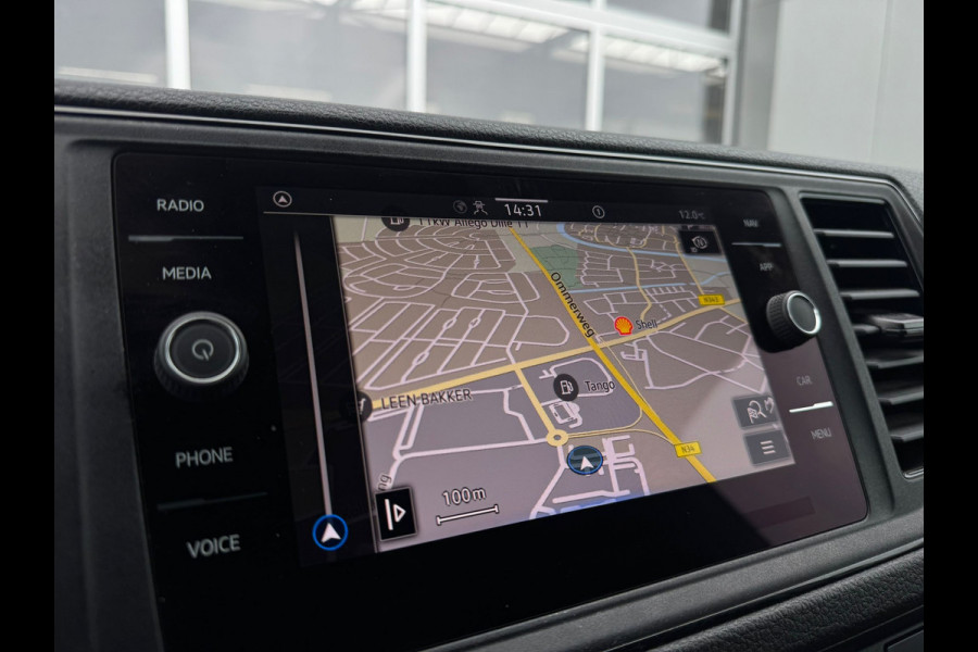 Volkswagen Crafter 35 2.0 TDI L3H3 > Trekhaak/P sensoren/Navigatie