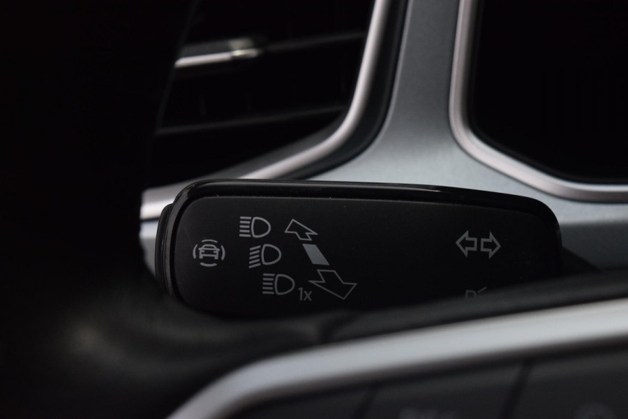 Volkswagen T-Roc 1.5 TSI Goal|Nav.|Stoelverw.|ACC|Carplay