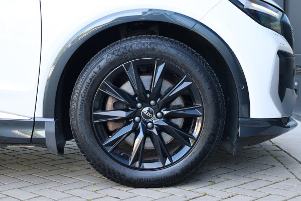 Audi Q4 e-tron 40 S edition 77 kWh | BTW | CAMERA | STOELVERWARMING | ACC | 19'' |