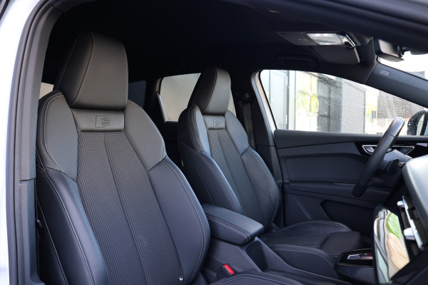 Audi Q4 e-tron 40 S edition 77 kWh | BTW | CAMERA | STOELVERWARMING | ACC | 19'' |