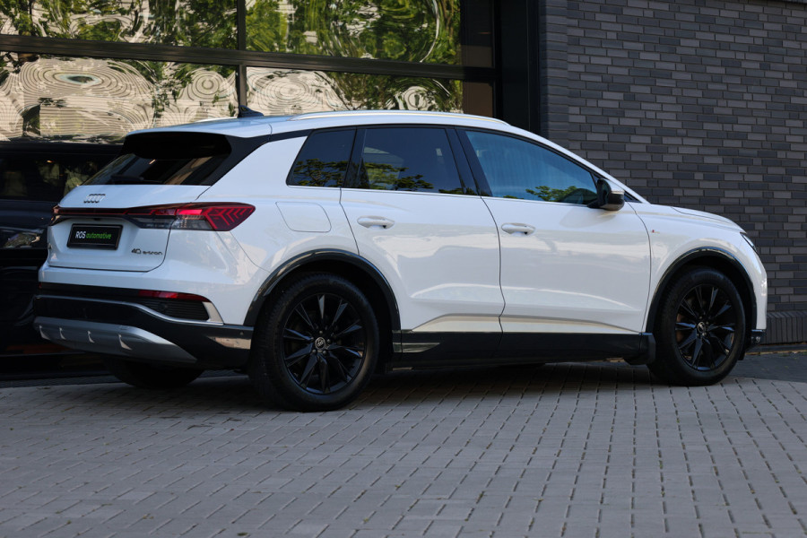 Audi Q4 e-tron 40 S edition 77 kWh | BTW | CAMERA | STOELVERWARMING | ACC | 19'' |
