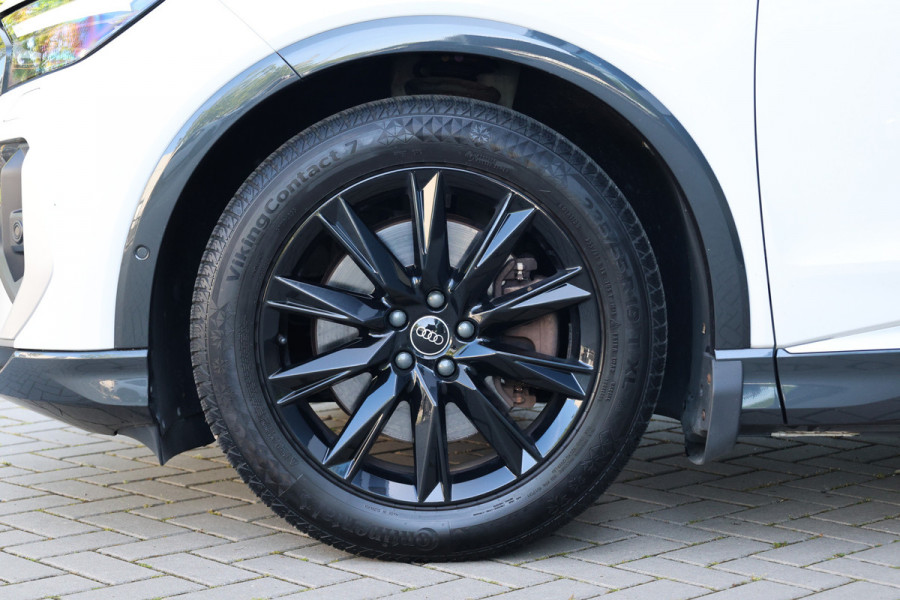 Audi Q4 e-tron 40 S edition 77 kWh | BTW | CAMERA | STOELVERWARMING | ACC | 19'' |