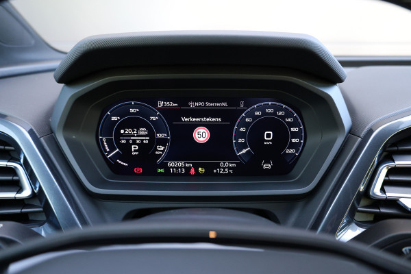 Audi Q4 e-tron 40 S edition 77 kWh | BTW | CAMERA | STOELVERWARMING | ACC | 19'' |