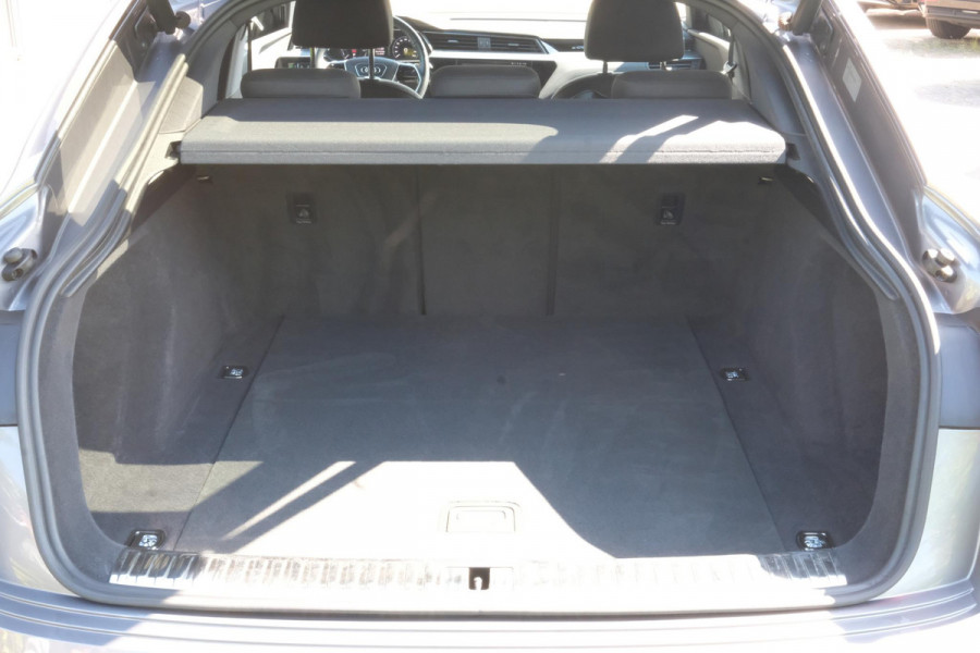 Audi e-tron Sportback 55 quattro Business edition 95 kWh | 408 PK | Elektrische klep | Camera | Memory | Luchtvering | Navigatie | Stoelverwarming |
