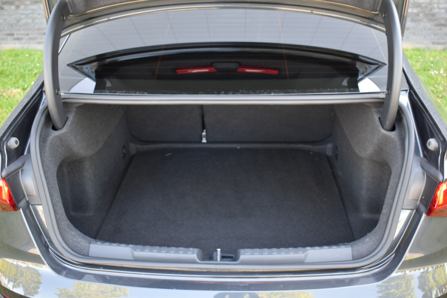 Audi A3 Limousine 30 TFSI edition one Apple Carplay Automaat
