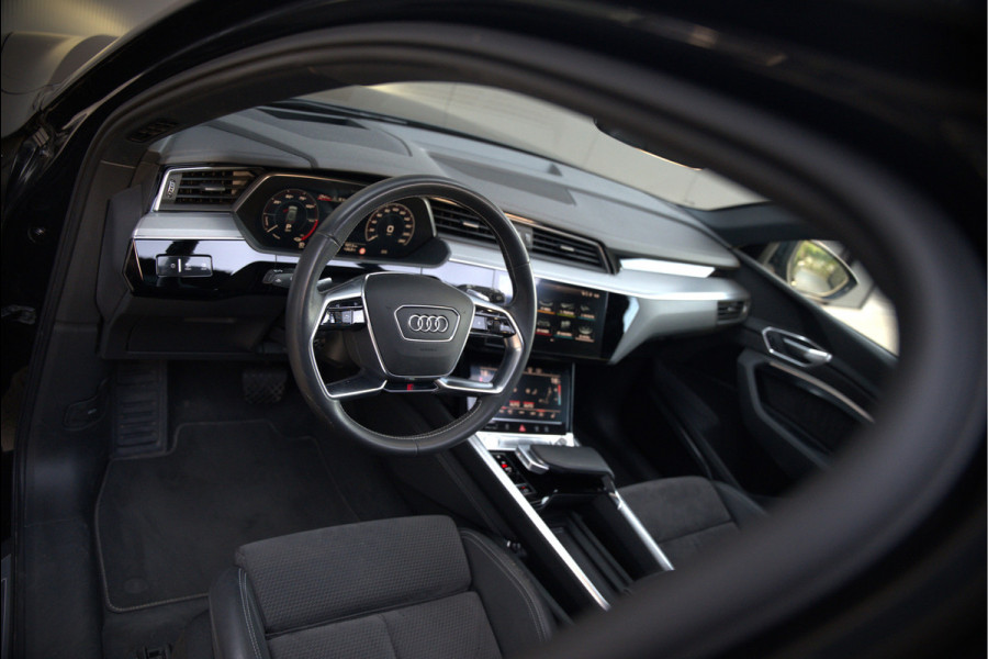 Audi e-tron e-tron 50 quattro Launch edition plus 71 kWh S-Line | Panoramadak | Bang & Olufsen | Head-Up Display | Stoelverwarming | Ambiance Verlichting | Adaptive Cruise Control | Memory Seat | Camera | SOH 87,89%