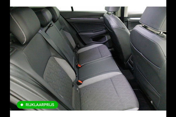 Volkswagen Golf 1.5 eTSI GOAL edition All-season | Navigatie | PDC V+A | Stoel- stuurverwarming Privacy glas, Travel Assist, Adaptive cruise, App-connect