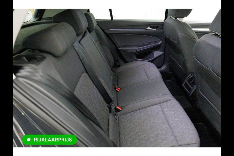Volkswagen Golf 1.5 TSI Bus. Comf. Ed. 116 PK | Stoel & Stuurverw. | App. connect | Adap. Cruise | Extra getint glas v/a b-stijl | PDC V+ A | Draadloze tel. lader | All season banden