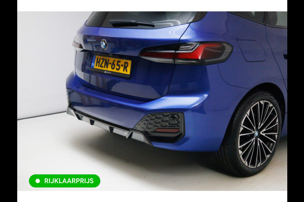 BMW 2 Serie Active Tourer 218i M-Sport automaat | 19 inch Individual Panoramadak | Harman Kardon | HUD Adaptive cruise, 360 Camera, PDC V+A,  El.verstelbare stoel met geheugen, Elektrische achterklep, Keyless