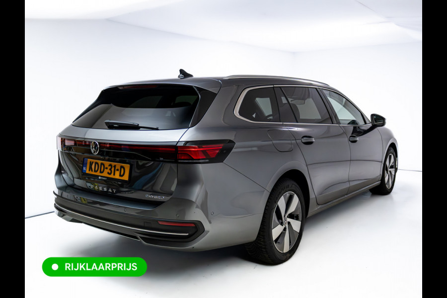 Volkswagen Passat Variant 1.5 eHybrid Business | 2 Ergo active stoelen | Wegklapbare trekhaak | Stoel- & Stuurverwarming | Adap. Cruise | Navigatie, Headup display, App. connect.