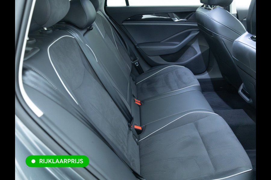 Volkswagen Passat Variant 1.5 eHybrid Business | 2 Ergo active stoelen | Wegklapbare trekhaak | Stoel- & Stuurverwarming | Adap. Cruise | Navigatie, Headup display, App. connect.
