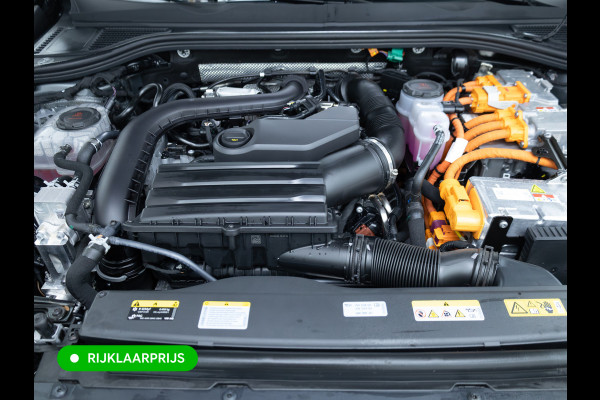 Volkswagen Passat Variant 1.5 eHybrid Business | 2 Ergo active stoelen | Wegklapbare trekhaak | Stoel- & Stuurverwarming | Adap. Cruise | Navigatie, Headup display, App. connect.