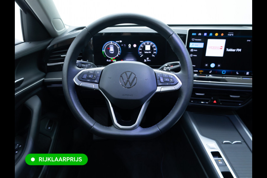 Volkswagen Passat Variant 1.5 eHybrid Business | 2 Ergo active stoelen | Wegklapbare trekhaak | Stoel- & Stuurverwarming | Adap. Cruise | Navigatie, Headup display, App. connect.
