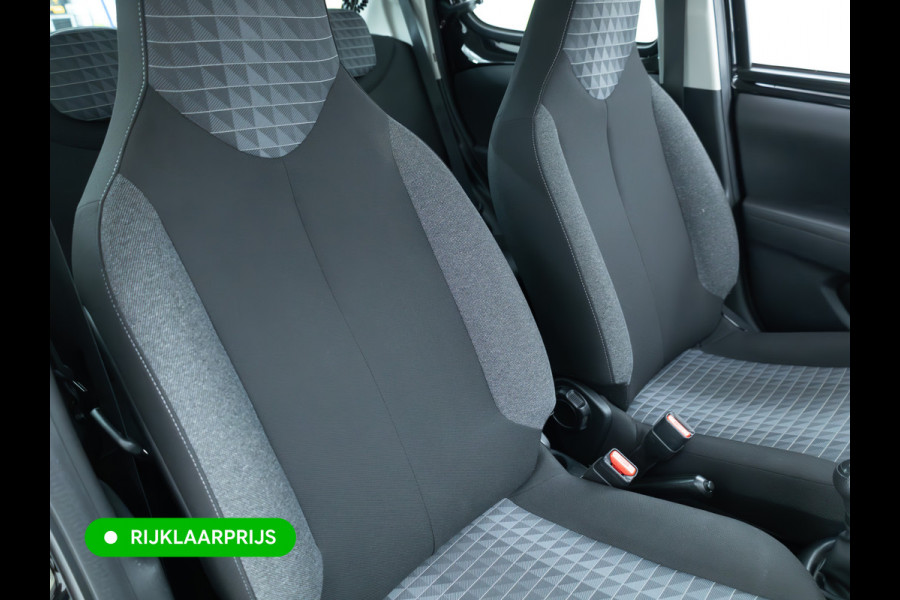 Peugeot 108 1.0 e-VTi Active 73 PK | Airconditioning | BT Telefoon & Audio | DAB | Led Dagrijverlichting | Zwart met. | Multifunctioneel stuurwiel, Centrale vergrendeling met afstandsbediening