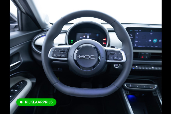 Fiat 600 1.2 Hybrid La Prima | Leer | Stoelverw. | Camera | Adap. Cruise | Sfeerverlichting | Elec. verst. best. stoel met massage en len Apple Carplay/Android auto, Navigatie, Led, PDC V+ A, Keyless entry & start