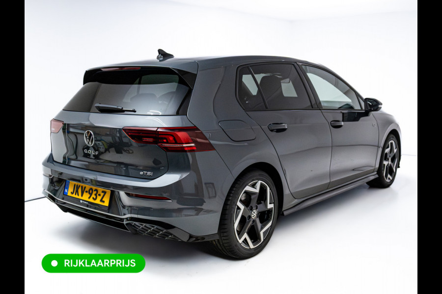 Volkswagen Golf 1.5 eTSI R-Line Edition | Panoramadak | Elect. Trekhaak | Stoel- & Stuurverw. | Adap. Cruise | Achteruitrijcamera, Apple Carplay, Android auto