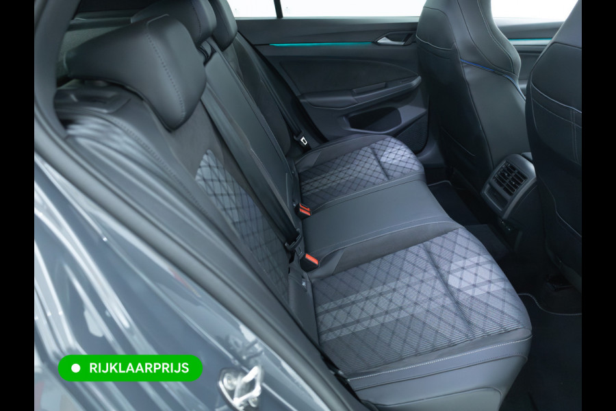 Volkswagen Golf 1.5 eTSI R-Line Edition | Panoramadak | Elect. Trekhaak | Stoel- & Stuurverw. | Adap. Cruise | Achteruitrijcamera, Apple Carplay, Android auto