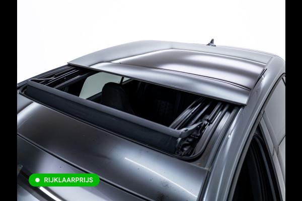 Volkswagen Golf 1.5 eTSI R-Line Edition | Panoramadak | Elect. Trekhaak | Stoel- & Stuurverw. | Adap. Cruise | Achteruitrijcamera, Apple Carplay, Android auto