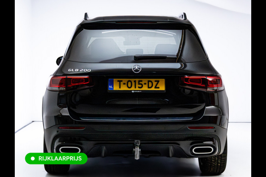 Mercedes-Benz Glb 200 AMG Line Night Pakket Panoramadak | Elec. trekhaak | Matrix Led | Elec. achterklep | Stoelverwarming | Camera | Navigatie, Cruise, Apple Carplay/app. connect
