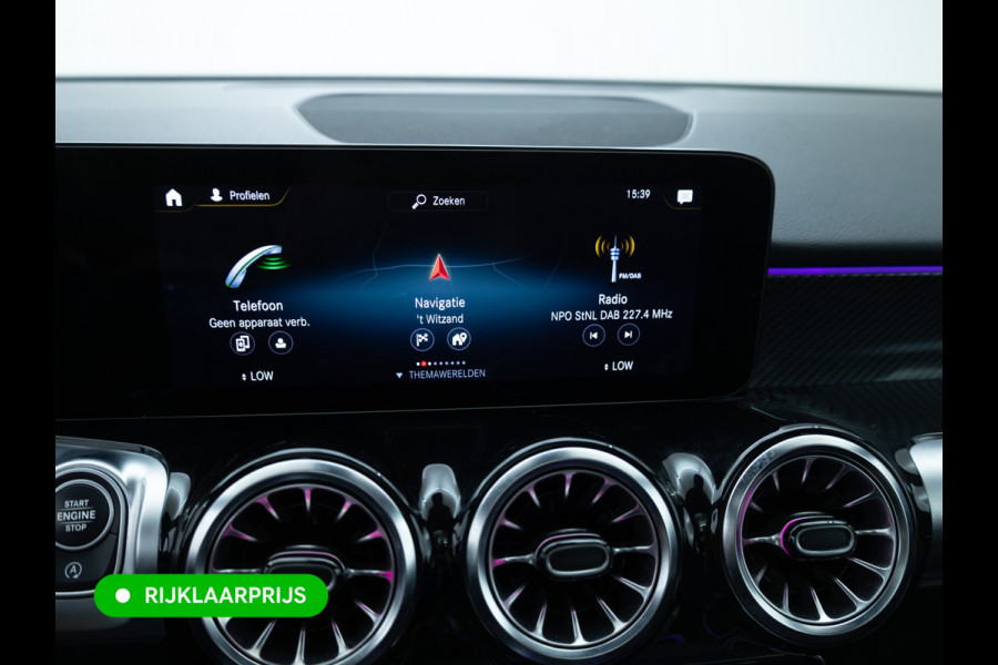 Mercedes-Benz Glb 200 AMG Line Night Pakket Panoramadak | Elec. trekhaak | Matrix Led | Elec. achterklep | Stoelverwarming | Camera | Navigatie, Cruise, Apple Carplay/app. connect