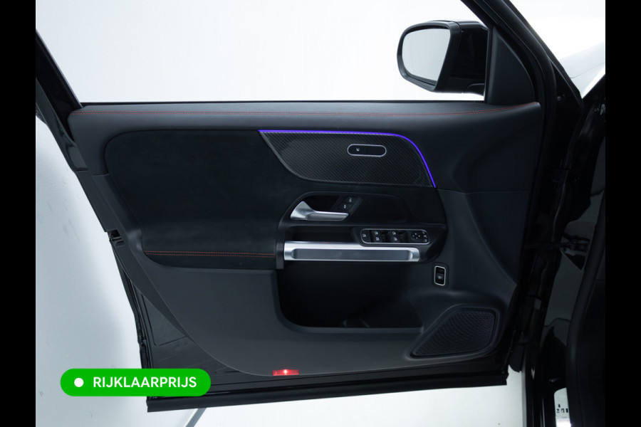 Mercedes-Benz Glb 200 AMG Line Night Pakket Panoramadak | Elec. trekhaak | Matrix Led | Elec. achterklep | Stoelverwarming | Camera | Navigatie, Cruise, Apple Carplay/app. connect