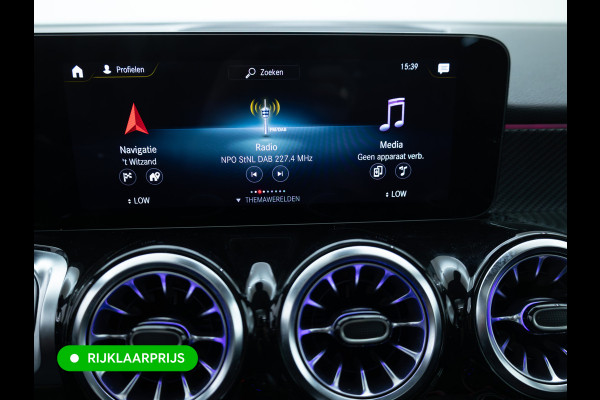 Mercedes-Benz Glb 200 AMG Line Night Pakket Panoramadak | Elec. trekhaak | Matrix Led | Elec. achterklep | Stoelverwarming | Camera | Navigatie, Cruise, Apple Carplay/app. connect