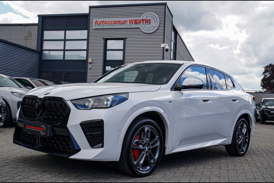 BMW X2 SDrive20i |M-pakket | BMW LED | Elektrische verstelbare stoelen | Camera | Elektrische trekhaak | M Pakket
