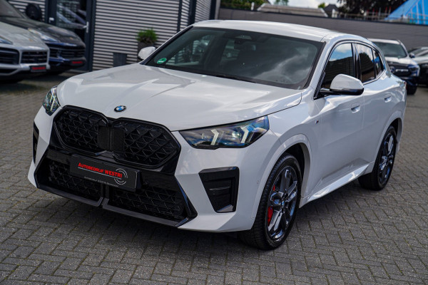 BMW X2 SDrive20i |M-pakket | BMW LED | Elektrische verstelbare stoelen | Camera | Elektrische trekhaak | M Pakket