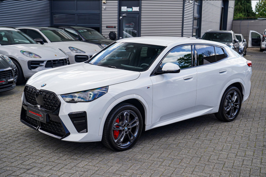 BMW X2 SDrive20i |M-pakket | BMW LED | Elektrische verstelbare stoelen | Camera | Elektrische trekhaak | M Pakket