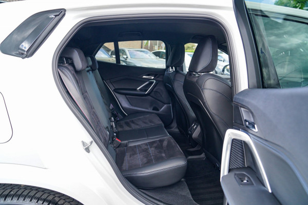 BMW X2 SDrive20i |M-pakket | BMW LED | Elektrische verstelbare stoelen | Camera | Elektrische trekhaak | M Pakket