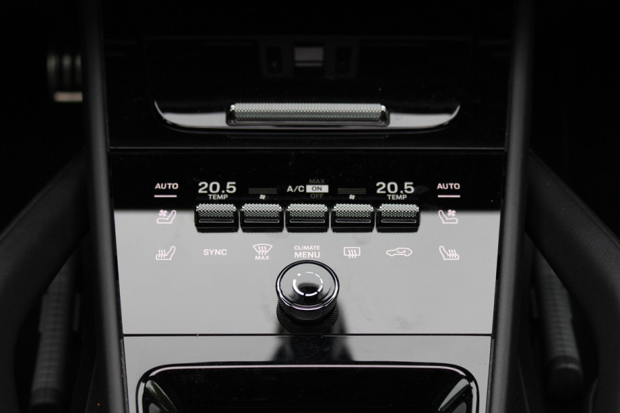 Porsche Cayenne 3.0 S E-Hybrid 519pk / Trekhaak / Panoramadak / 360Camera / Head-up / Achterasbesturing / Bose / 21'' / Luchtvering / Adaptieve Stoelen / Sportdesign+Chrono / Sportuiltaat / Stoelventilatie / Stoelverwarming 4x /