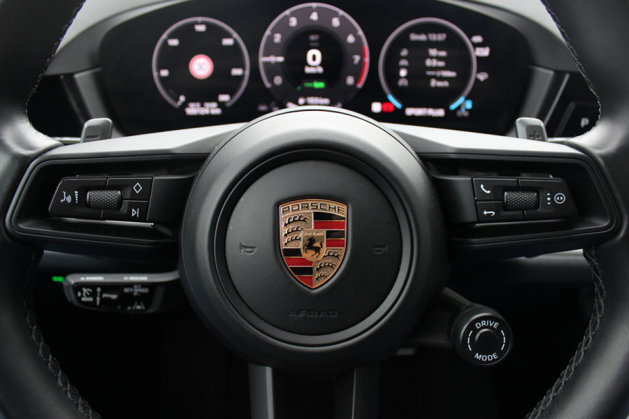Porsche Cayenne 3.0 S E-Hybrid 519pk / Trekhaak / Panoramadak / 360Camera / Head-up / Achterasbesturing / Bose / 21'' / Luchtvering / Adaptieve Stoelen / Sportdesign+Chrono / Sportuiltaat / Stoelventilatie / Stoelverwarming 4x /