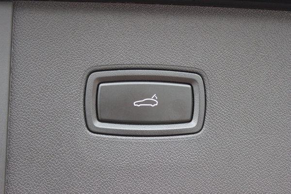 Porsche Cayenne 3.0 S E-Hybrid 519pk / Trekhaak / Panoramadak / 360Camera / Head-up / Achterasbesturing / Bose / 21'' / Luchtvering / Adaptieve Stoelen / Sportdesign+Chrono / Sportuiltaat / Stoelventilatie / Stoelverwarming 4x /