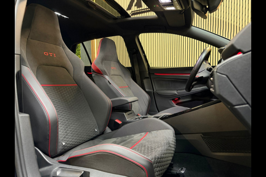Volkswagen Golf GERESERVEERD! 2.0 TSI GTI CLUBSPORT|PANO|IQLIGHTS|VIRTUAL|SFEERVERLICHTING|2023|300PK|BLACK ON BLACK|
