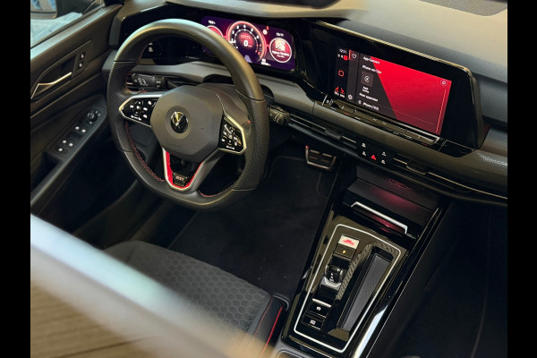 Volkswagen Golf GERESERVEERD! 2.0 TSI GTI CLUBSPORT|PANO|IQLIGHTS|VIRTUAL|SFEERVERLICHTING|2023|300PK|BLACK ON BLACK|